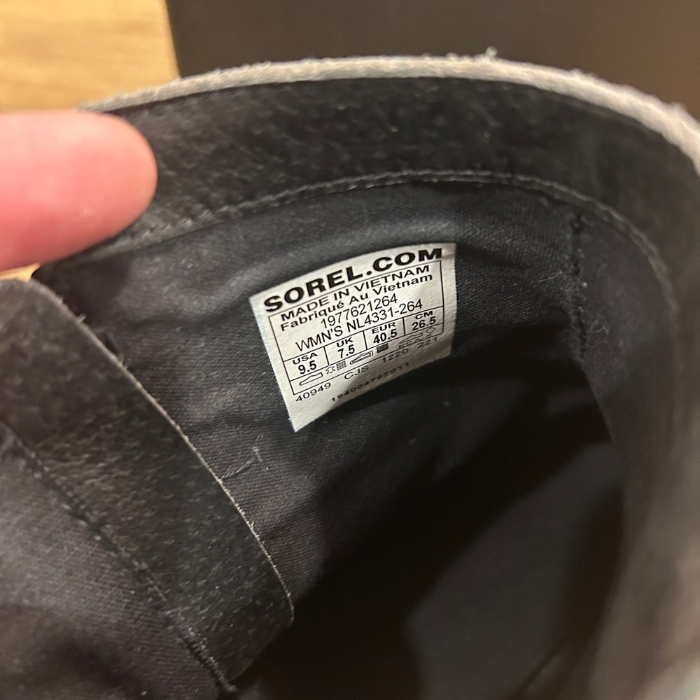 Sorel Women's Emelie Chelsea Waterproof Boots - Picture 2 of 3
